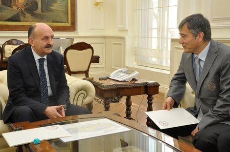 Türk Eczacıları Birliği, Sağlık Bakanı Müezzinoğlu'nu ziyaret etti