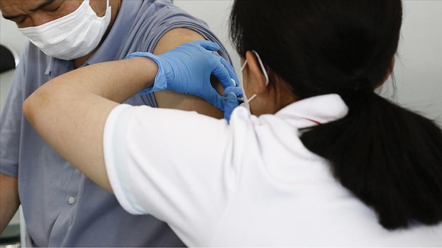 Aşı karşıtı sağlık personeli 'sahte kola' aşı yaptırmaya çalıştı