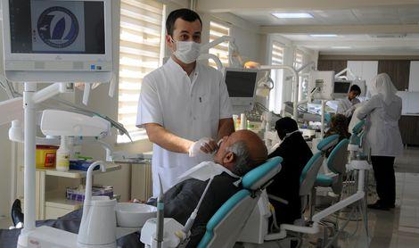 Türk Diş Hekimleri Birliği: 18'den 84 fakülteye çıktık, eğitim plansız yürüyor