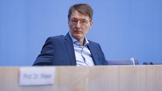 Almanya Sağlık Bakanı Lauterbach: Omicron son varyant olmayacak