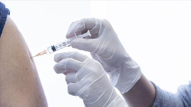 İngiltere 2 doz aşı yaptıran AB ve ABD vatandaşlarına karantinayı kaldırdı