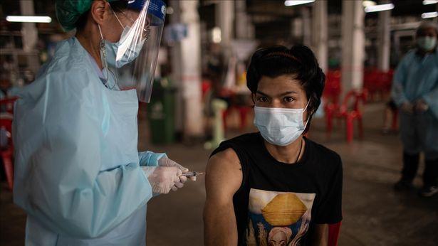 Tayland koronavirüse karşı aşılamada, ilk dozu Sinovac, ikinci dozu AstraZeneca uygulama kararı aldı
