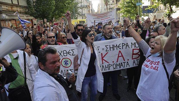 Yunanistan'da sağlık çalışanları 24 saatlik grevde