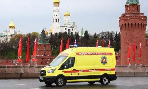 Koronavirüs: CNN'e göre Rusya'da 3 doktor şüpheli şekilde hastanelerin pencerelerinden düştü
