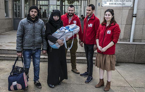 Suriye'de prematüre doğan bebek Türkiye'de sağlık buldu: 'Yaşama şansı çok düşüktü'