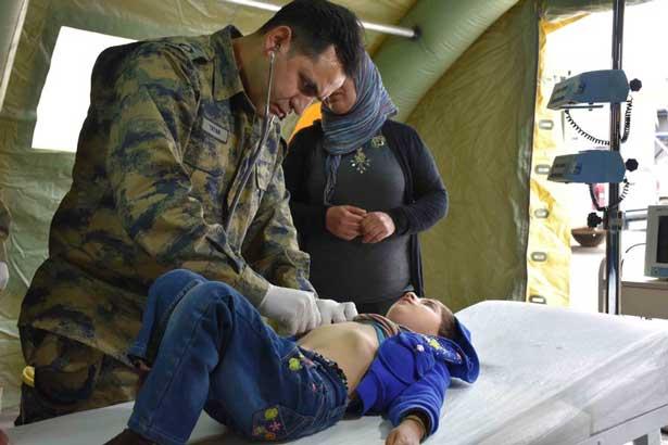 TSK, Cinderes’te acil yardım hastanesi kurdu! Suriyelilere şifa dağıtıyor