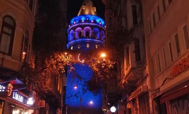 Galata Kulesi Dünya Diyabet Günü'nde maviye büründü
