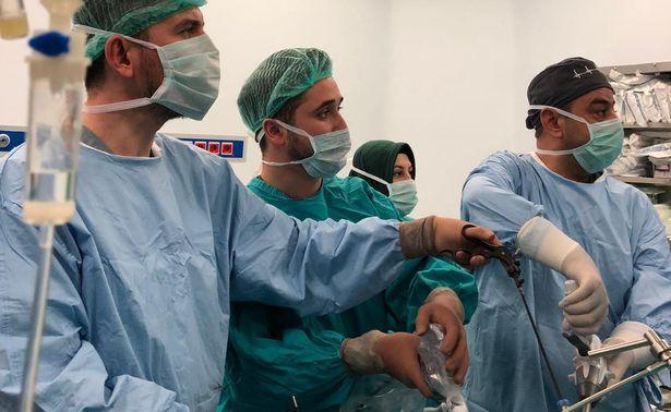 Pamukkale Üniversitesi Hastanelerinde hastanın midesinden yemek borusu yapıldı 