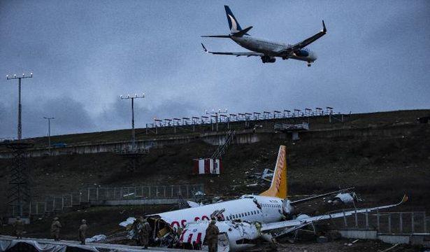 Sabiha Gökçen Havalimanı'nda uçak pistten çıktı, 3 kişi hayatını kaybetti