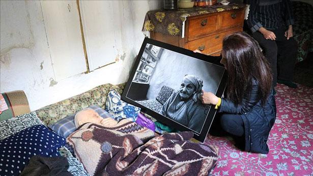 Fotoğraf sanatçısı Şenay Hemşire, kadrajına giren yaşlıları fotoğraflarıyla mutlu ediyor