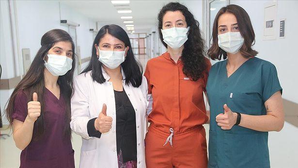Koronavirüsle mücadelenin kadın kahramanları 8 Mart'ta da görev başında