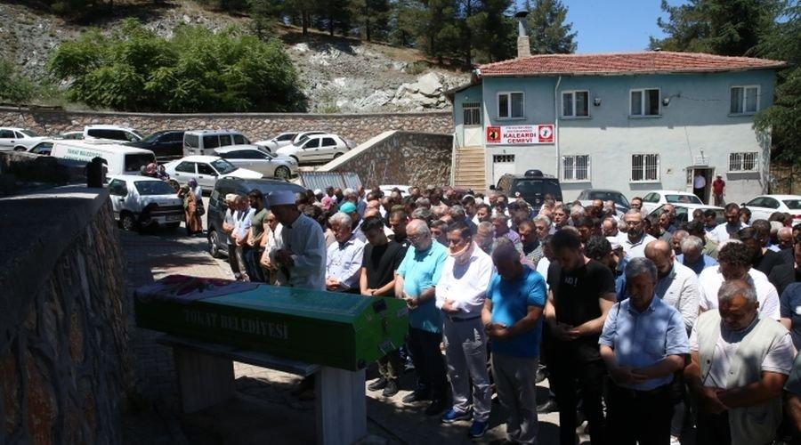 Sivas'ta trafik kazasında hayatını kaybeden hemşire son yolculuğuna uğurlandı