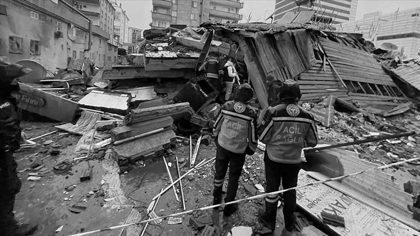Depremde 71 doktor hayatını kaybetti