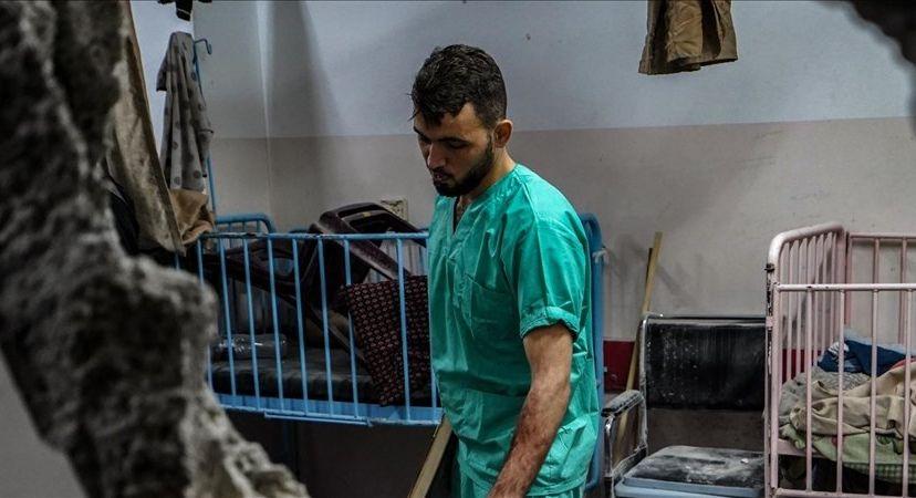 Gazze'de doktorlar 'canları pahasına' yaralılara müdahale etmeye çalışıyor