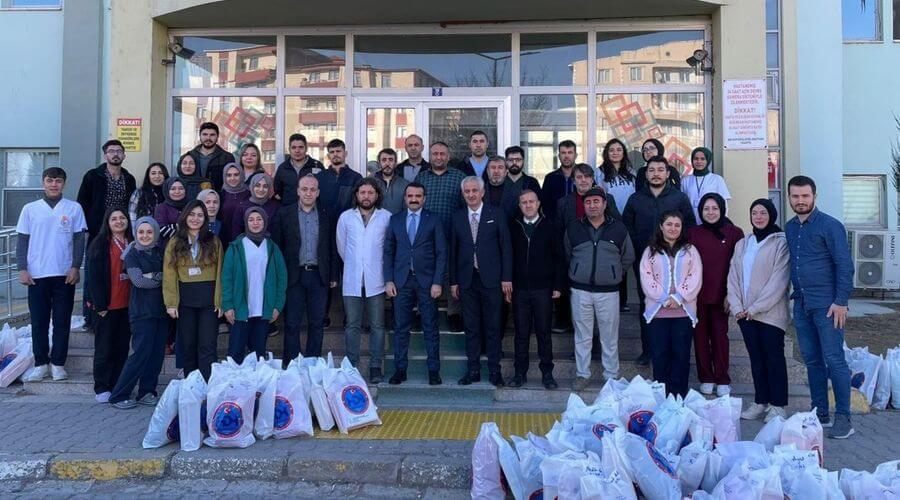 Erzurum'da sağlık çalışanları 'Çocuklar Üşümesin' kampanyasıyla gönülleri ısıttı