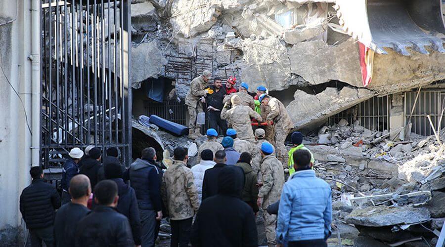 İskenderun ve Antakya'daki devlet hastaneleri depremde yıkıldı