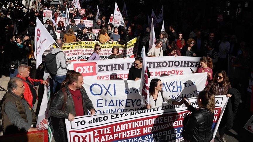 Yunanistan'da doktorlardan 'maaş artışı' talebiyle eylem
