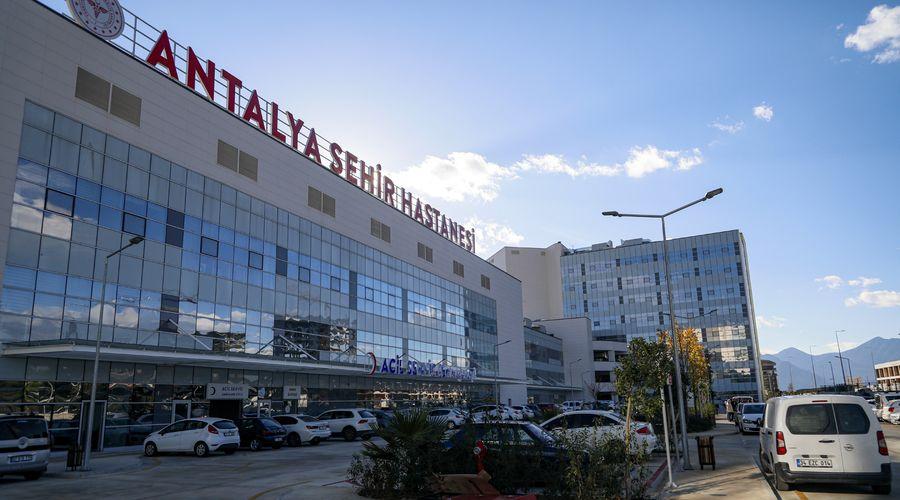 Antalya’nın tek şehir hastanesi, deprem anında 32 santim esneyebilecek