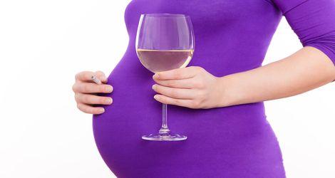  Az alkol bile erken doğum riski taşıyor